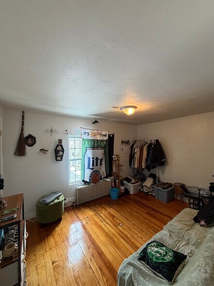 Building Photo - 66 Pleasant St