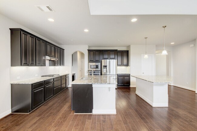 Two Islands - 5644 Siragusa Dr