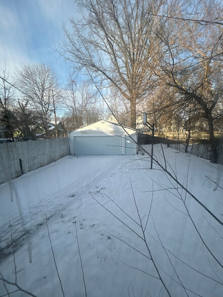 Building Photo - 243 13th St