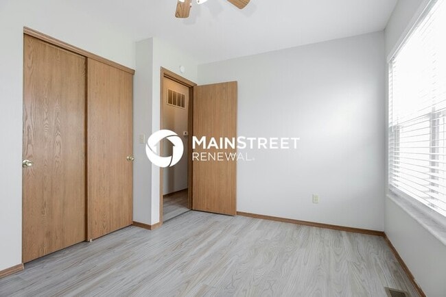 Building Photo - 3 Bedroom Pet-Friendly Home in Florissant,...