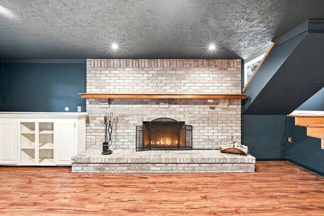 Building Photo - $3,195.95 - 4 Bed, 3 Bath Home in Thornton with Sun Room, Finished Basement & Fenced Backyard