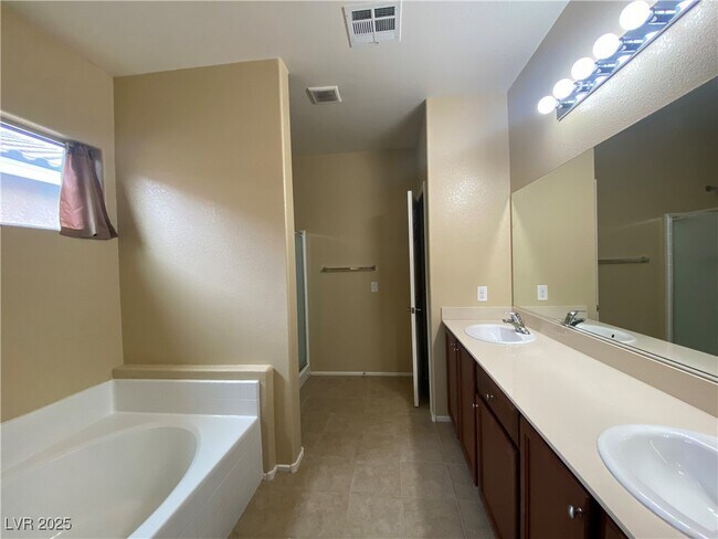 Building Photo - 9614 Vega Carpio Ave