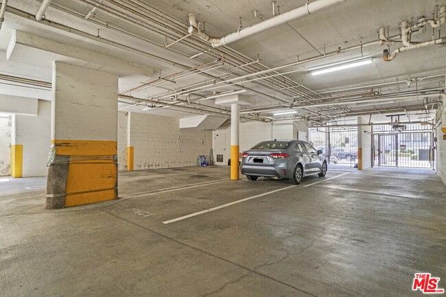 Building Photo - 1804 Camden Ave