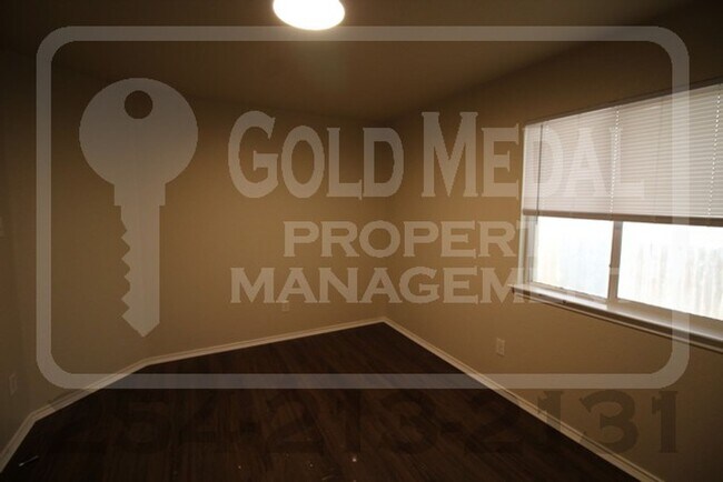 Building Photo - Willamette Wins – Where Convenience Meets Everyday Living!