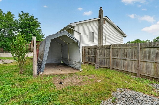 Building Photo - 76 Maureen Dr