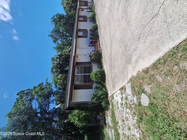 Building Photo - 246 Jepson St