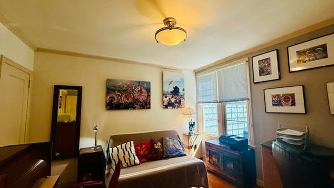 Building Photo - Whimsical 2BR/1BA, Outer Parkside Gem and Dog Friendly! FURNISHED Flexible Lease Term