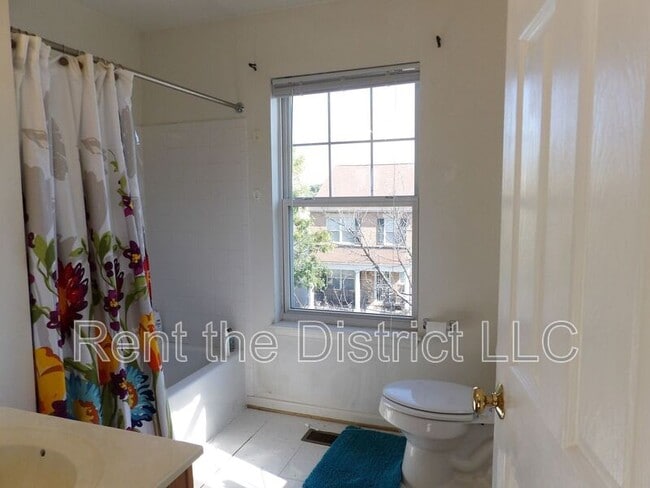 Building Photo - 1026 Wahler Pl SE