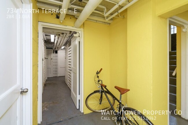 Building Photo - 734 North Terrace