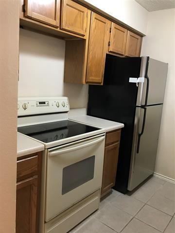 Building Photo - 9807 Walnut St