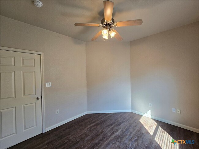 Building Photo - 244 Rosalie Dr