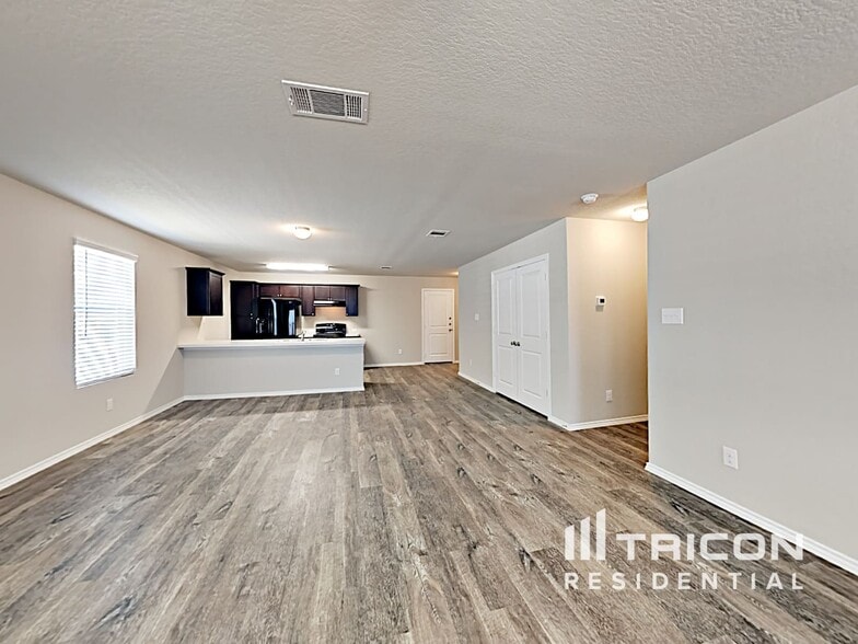 Building Photo - 9725 Marbach Brk