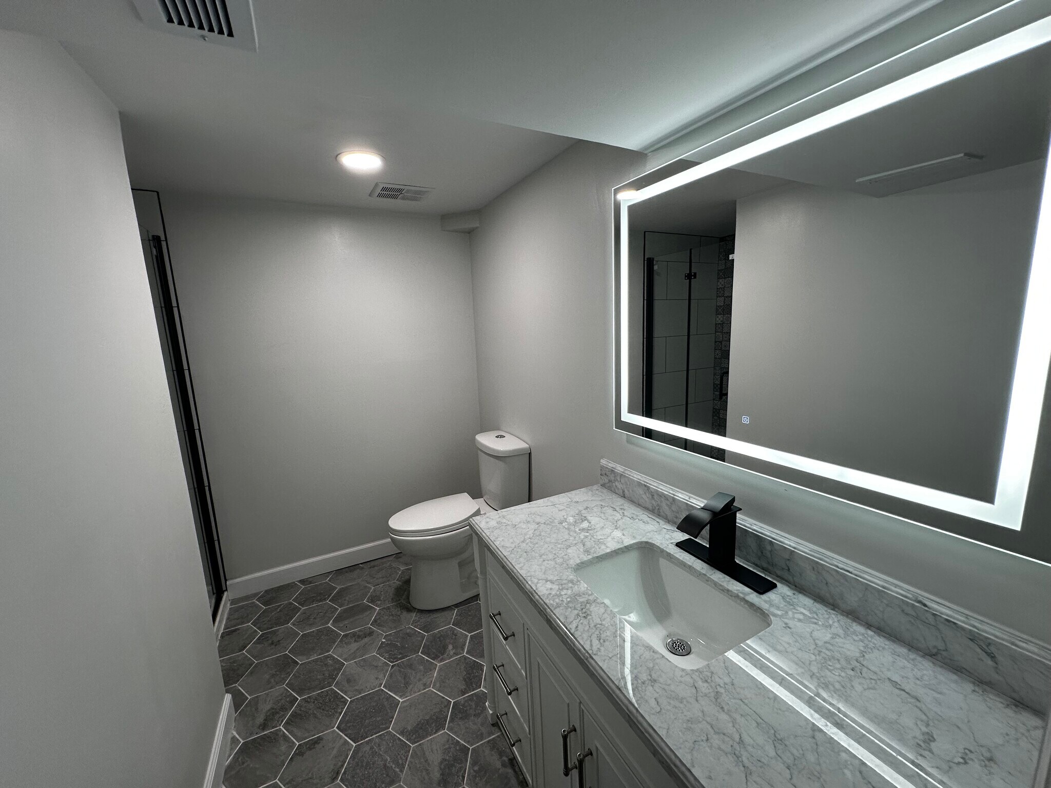 Building Photo - 10325 S Interlochen Dr