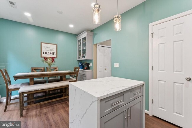 Building Photo - 7180 Westfield Ct