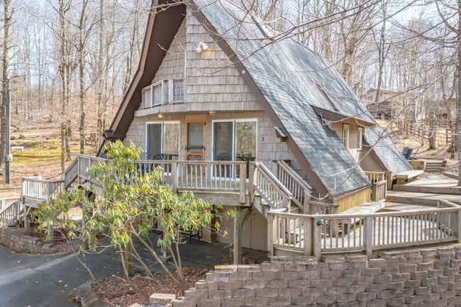 Building Photo - 205 Spring Branch Rd