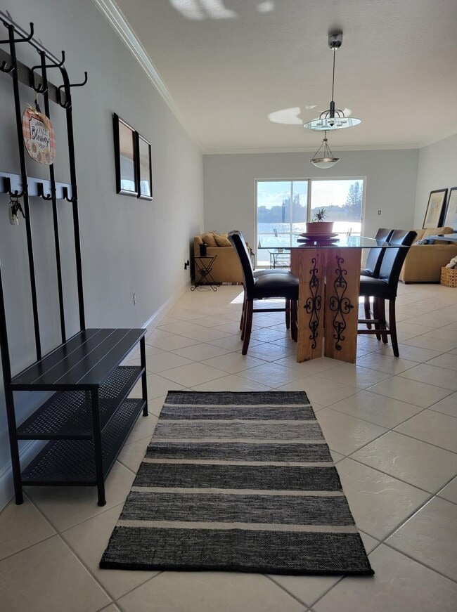 Building Photo - 4401 Crystal Lake Dr