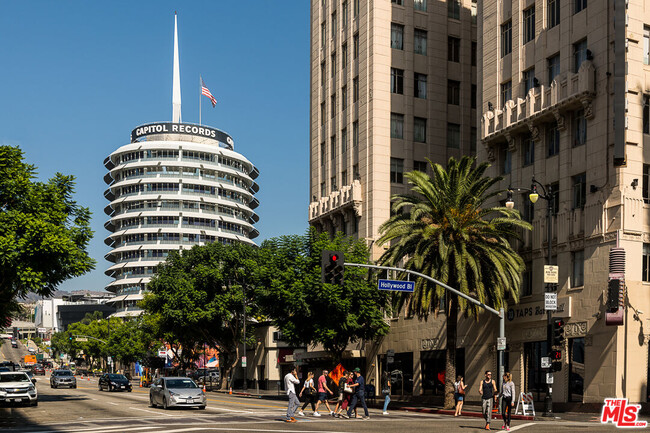 Building Photo - 6253 Hollywood Blvd