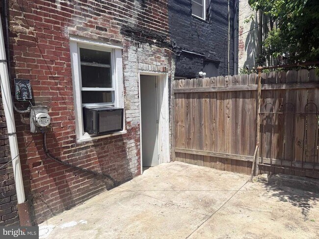 Building Photo - 3417 Hartville St