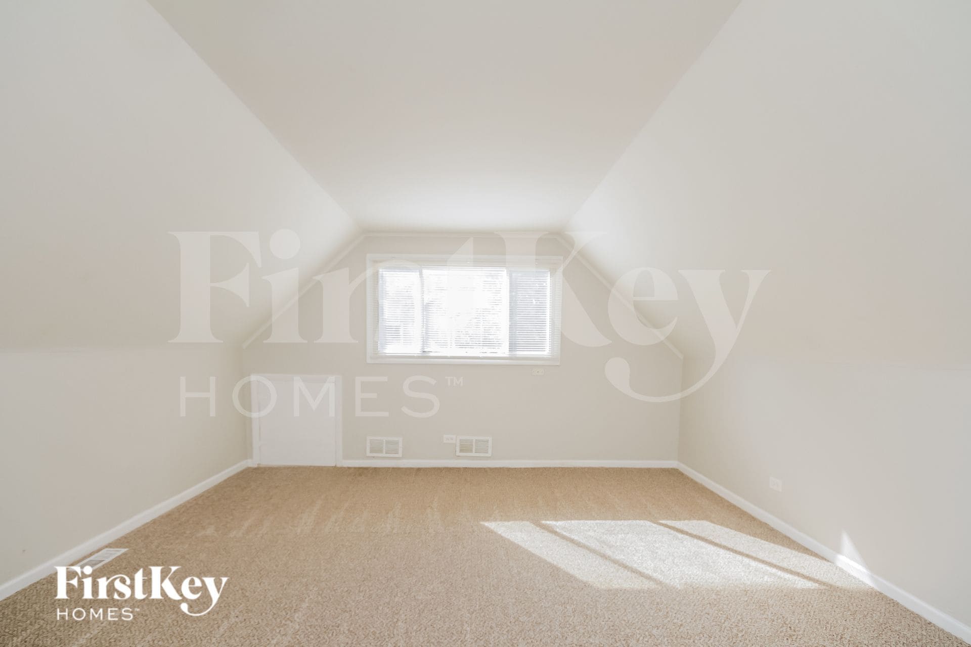 Building Photo - 400 Watseka St