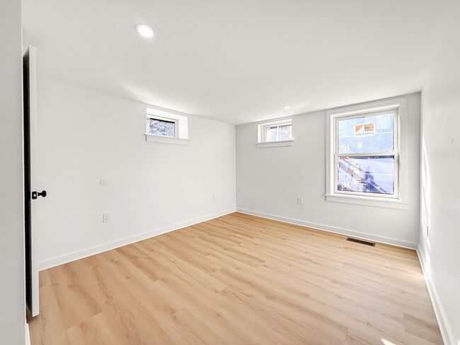 Building Photo - 204 Endicott Ave