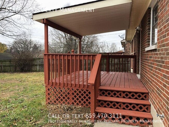 Building Photo - 2135 Tamarack Dr