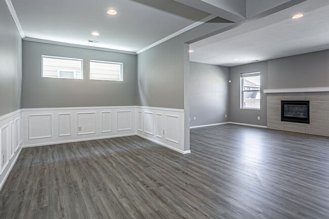 Building Photo - Beautiful 4 bedroom, 2.5 bath home in Rain...
