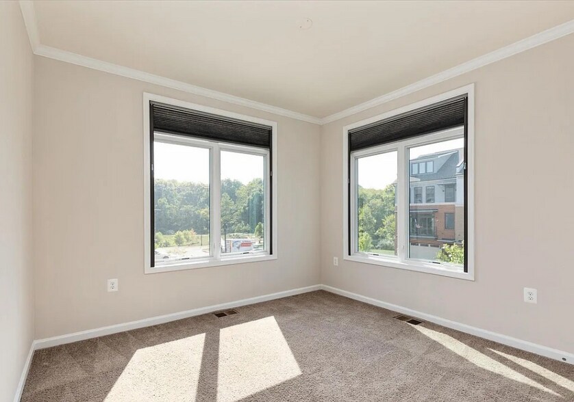 Building Photo - 1002 Ribbon Limestone Ter SE