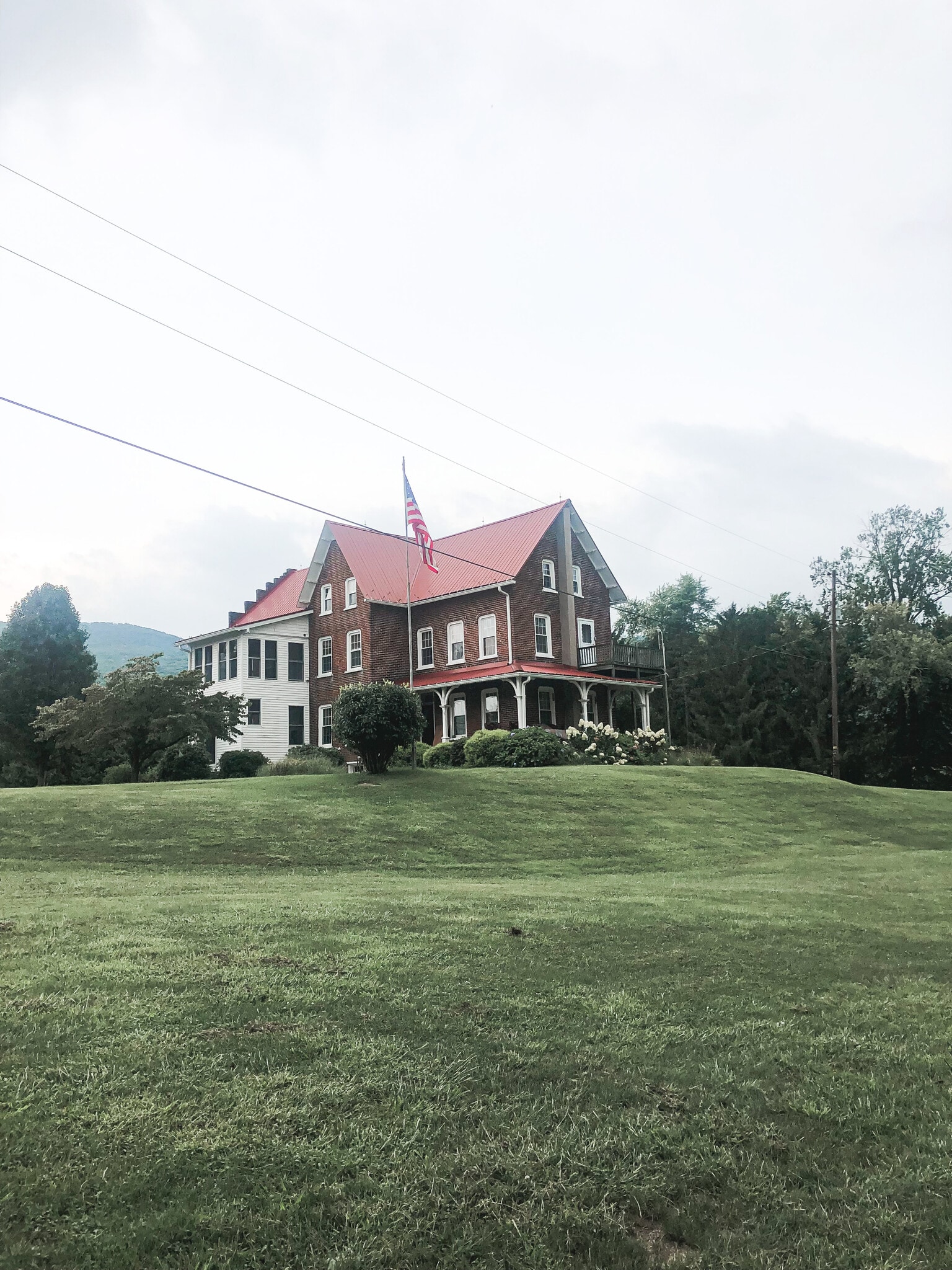 The entire home (view from the river) - 540 Stewart Rd
