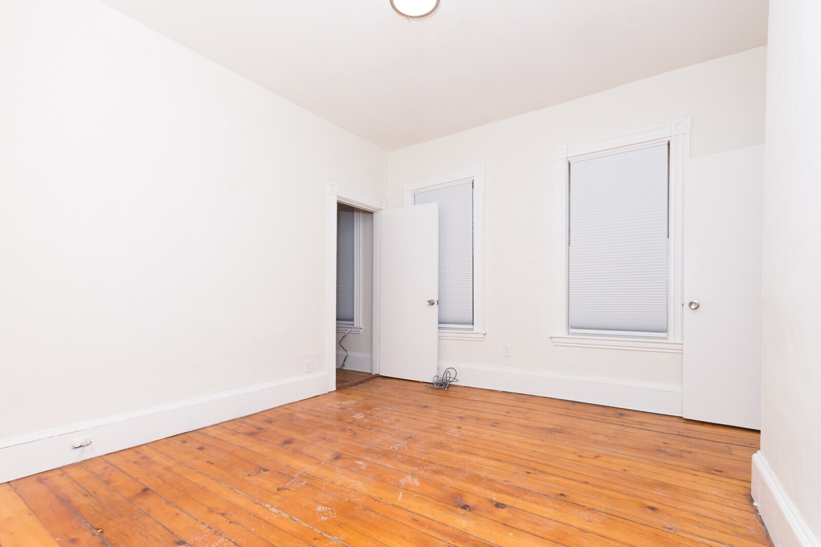 Building Photo - 25 Oakwood St