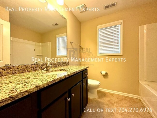 Building Photo - 7839 Sawgrass Ln