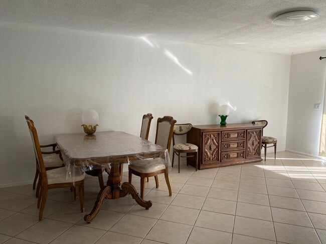 Building Photo - 700 Layne Blvd