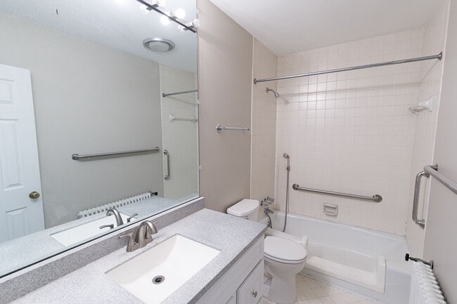 Building Photo - 1525 Elliot Pl NW