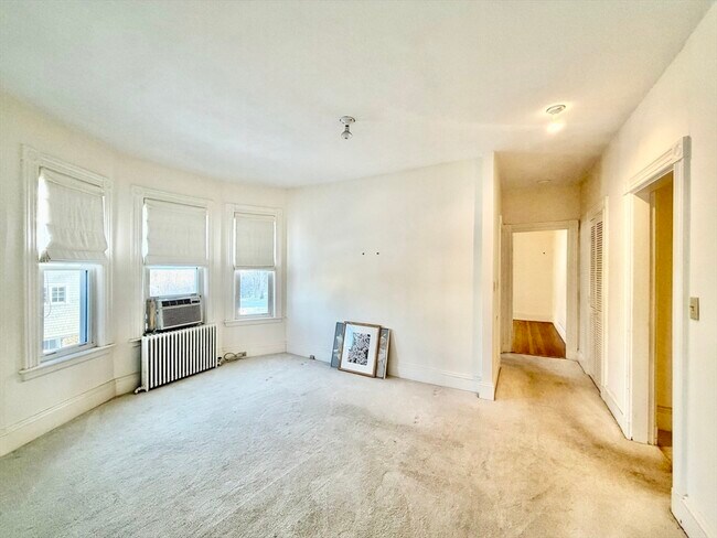 Building Photo - 44 Gray St