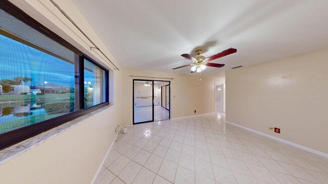 Building Photo - 121 Lake Paula Dr