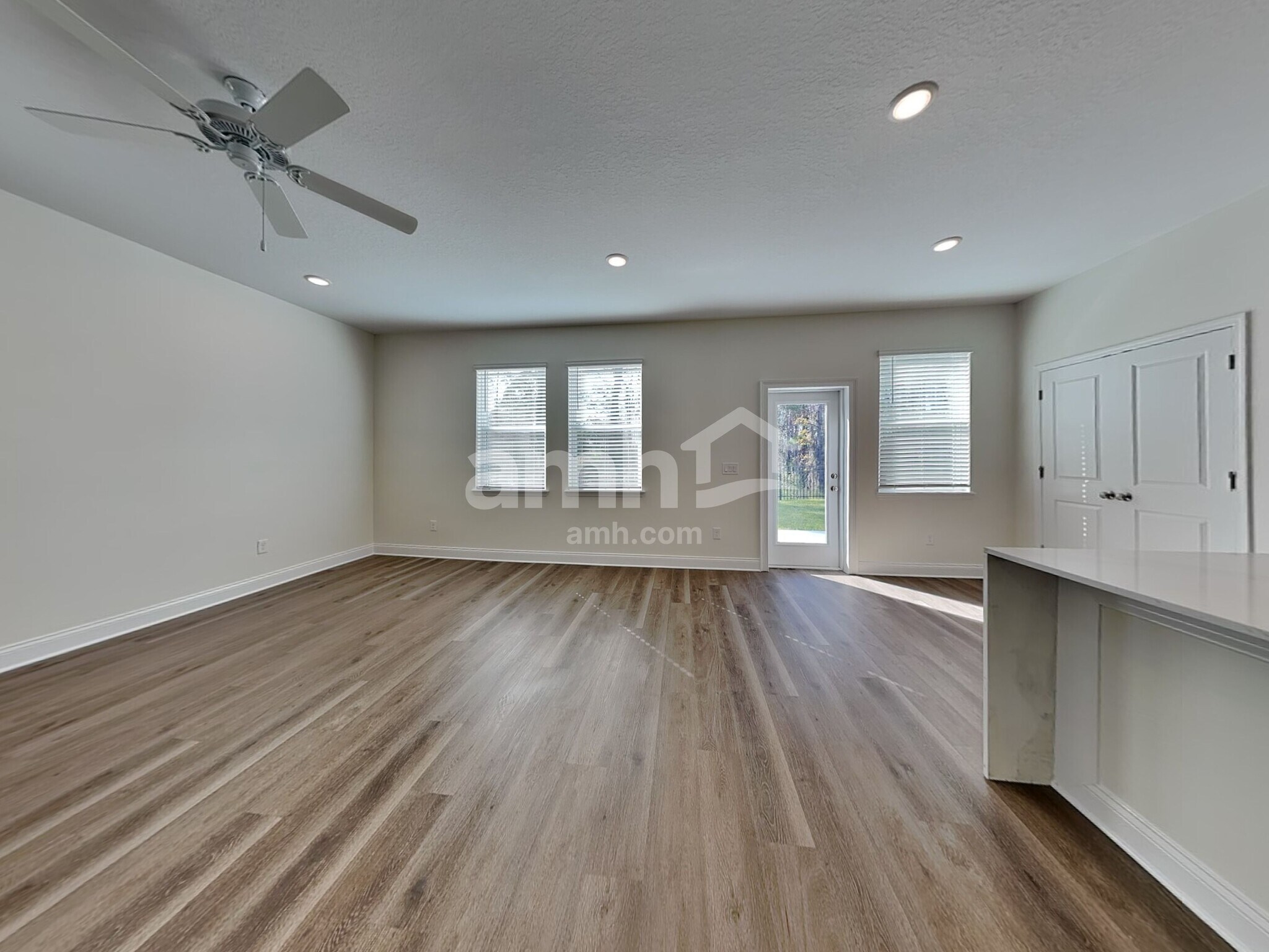 Building Photo - 5702 Oesterle Rd