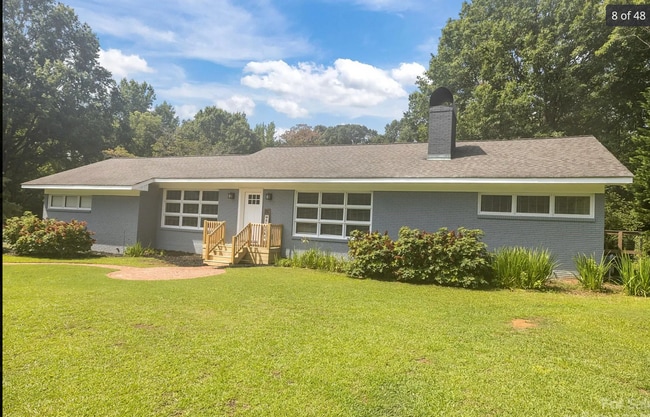 Building Photo - 1030 Dooley Dr
