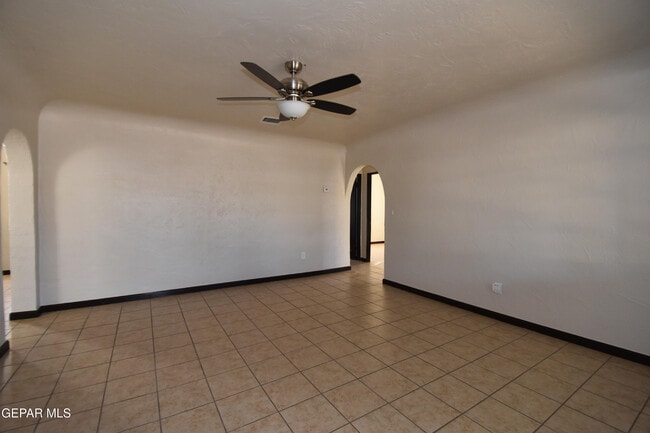 Building Photo - 256 Yale Ave