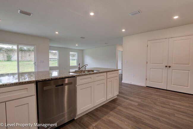 Building Photo - Stunning 4 Bedroom 2 Bath Home in Fairhope Falls Community