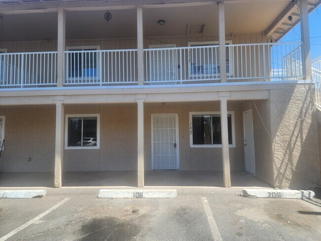 Building Photo - 143 S Doran