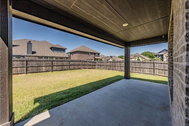 Building Photo - 504 Ridgewater Trail