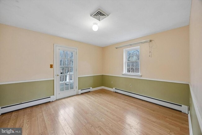 Building Photo - 76 Birch Ln