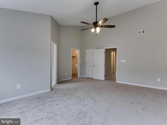 Building Photo - 9421 Van Arsdale Dr