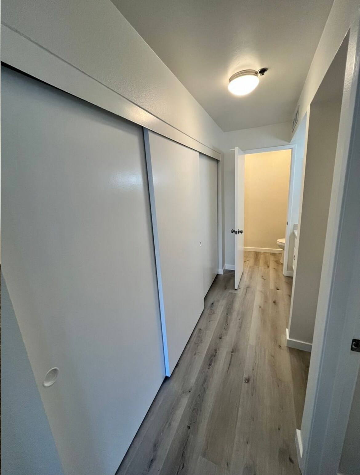 Right side closet space - 3980 Faircross Pl