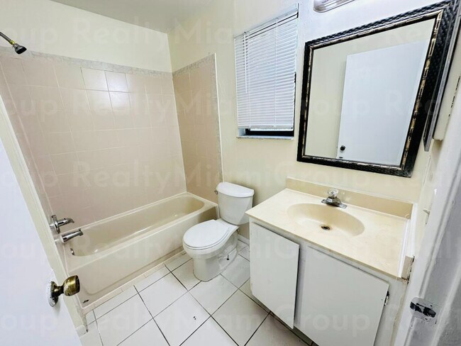 Building Photo - 26 Crossings Cir