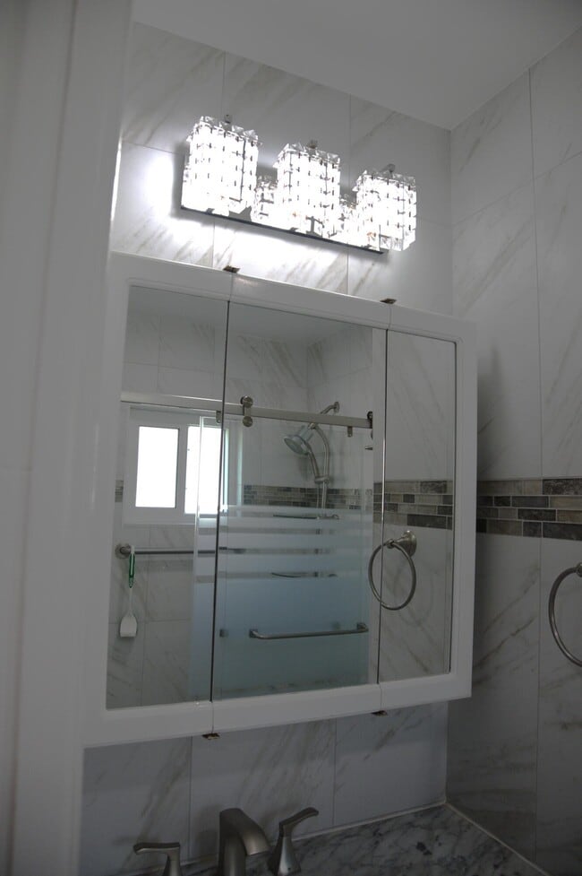 Building Photo - 9746 Lancaster Pl