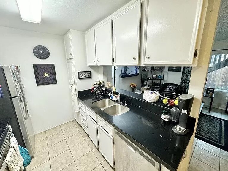 Building Photo - 4550 Bancroft St