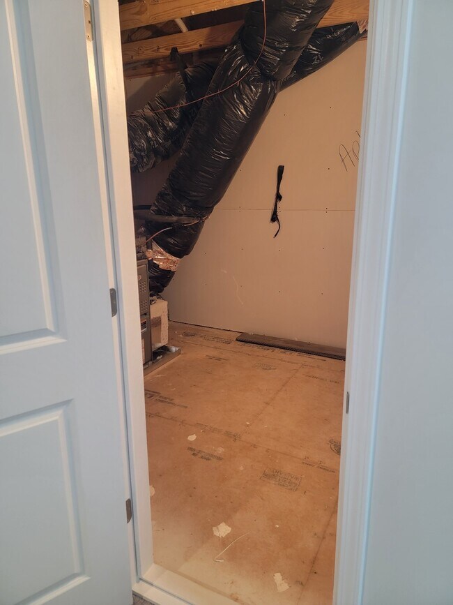 Building Photo - 44 Fernhill Ln