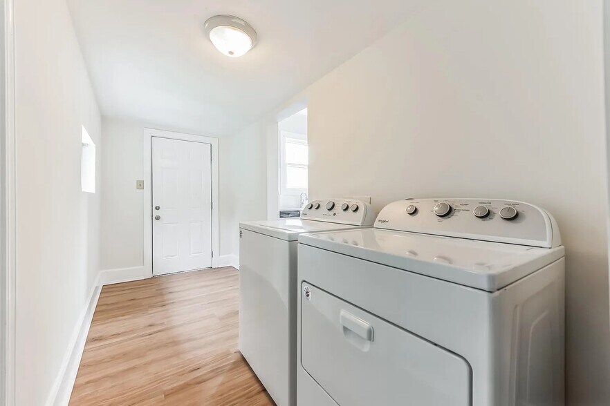 Building Photo - 338 State St