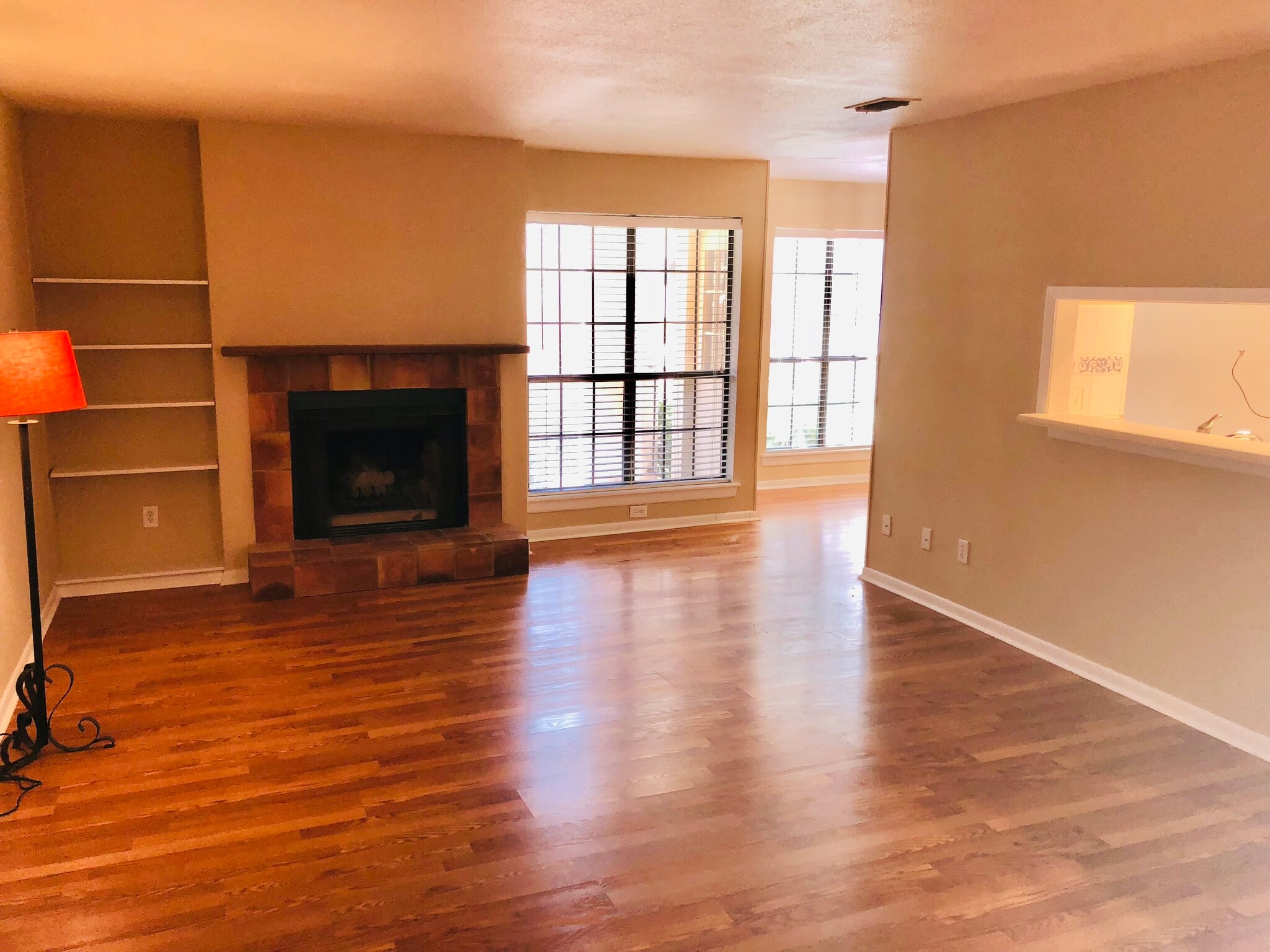 Building Photo - 2255 Thousand Oaks
