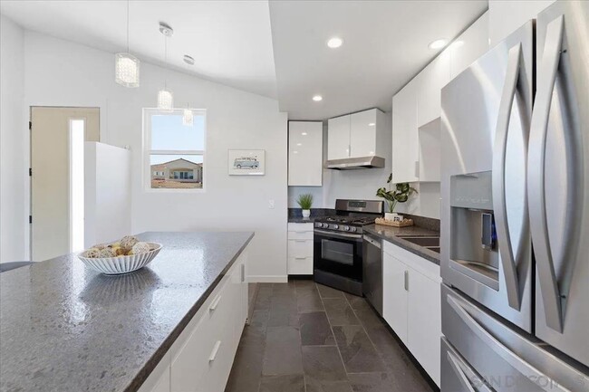 Building Photo - 5447 Soledad Rd